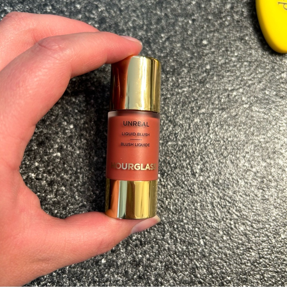 Hourglass Unreal Liquid Blush